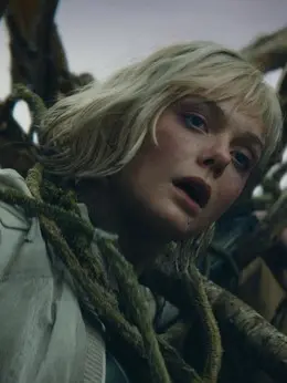 希雅Thia（艾丽·范宁饰演）